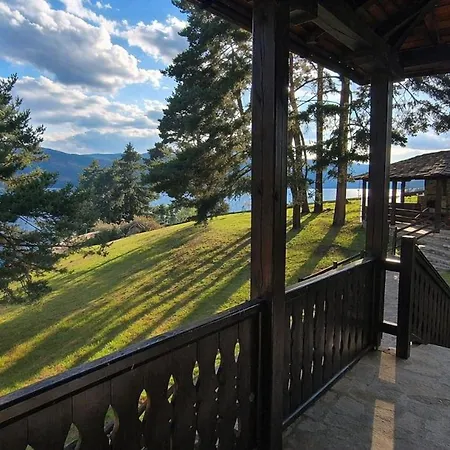Ferienhaus лунен залив Dospat